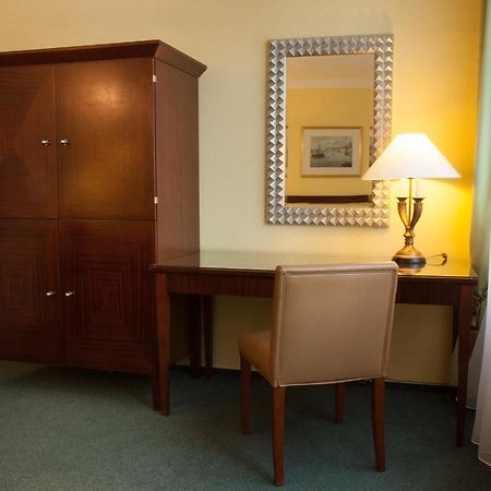 Hotel & Hostel Florian براغ المظهر الخارجي الصورة
