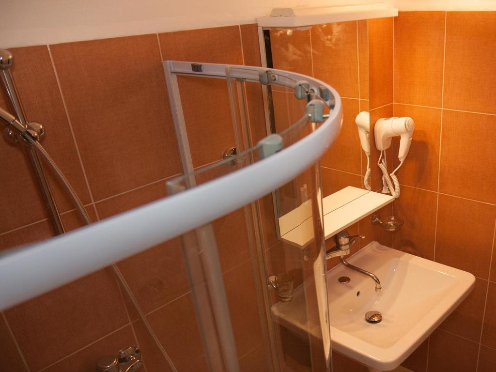 Hotel & Hostel Florian براغ المظهر الخارجي الصورة
