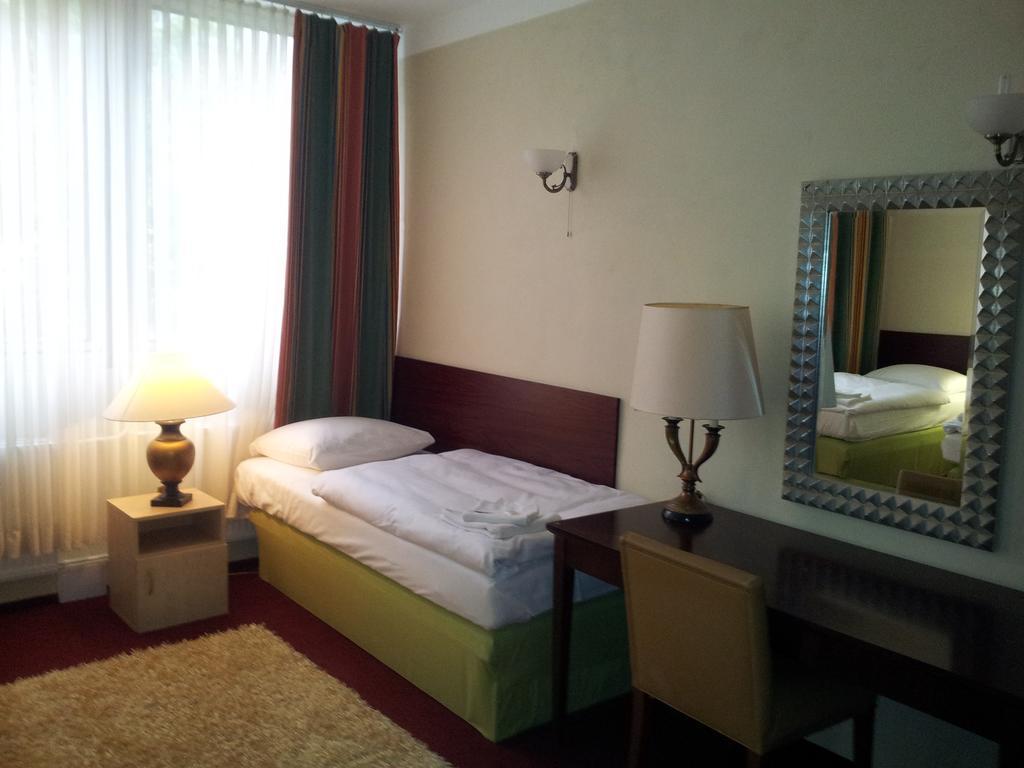 Hotel & Hostel Florian براغ الغرفة الصورة