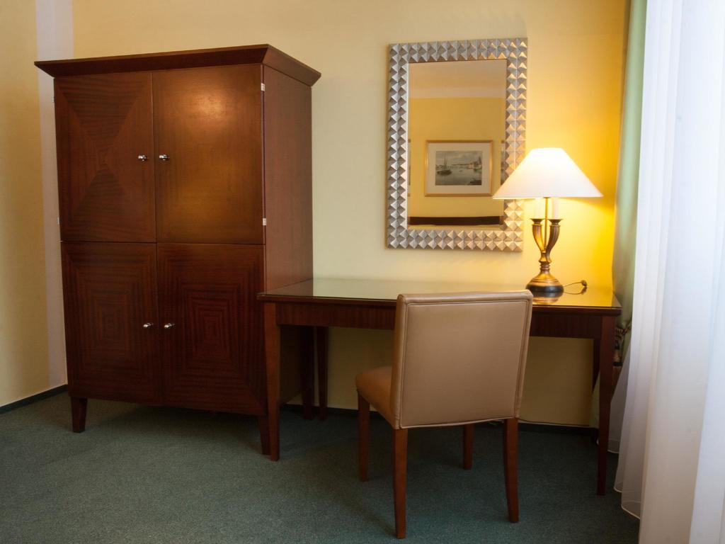 Hotel & Hostel Florian براغ المظهر الخارجي الصورة