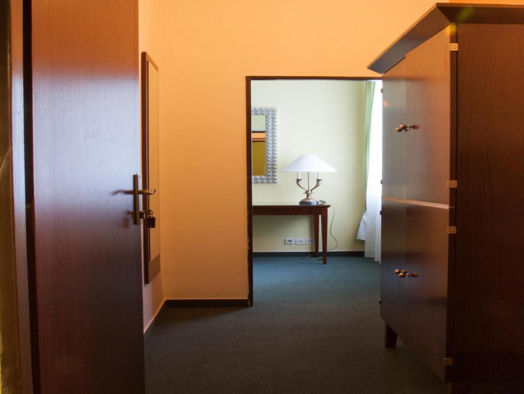 Hotel & Hostel Florian براغ المظهر الخارجي الصورة